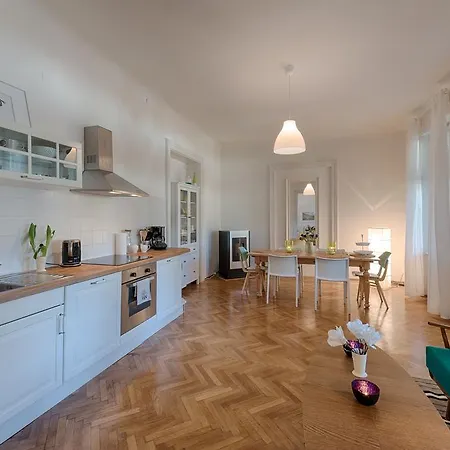 Landhaus Blauer Spatz An Der Rax Lägenhet *