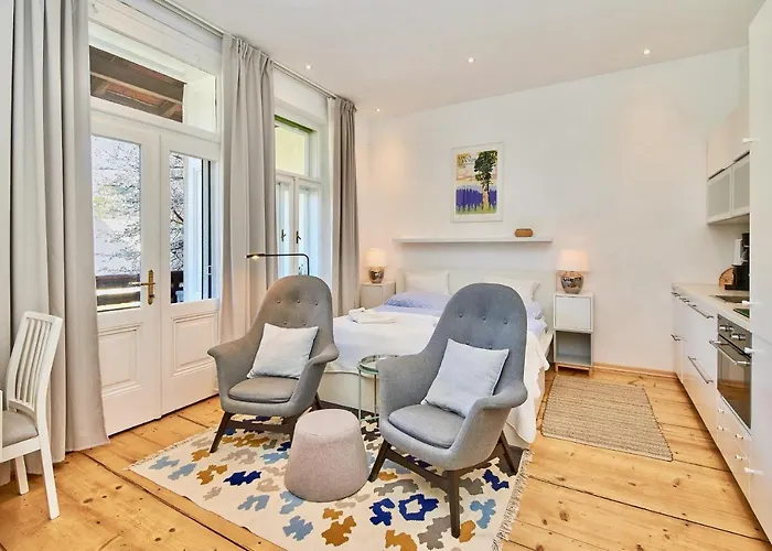 Blauer Spatz Reichenau an der Rax