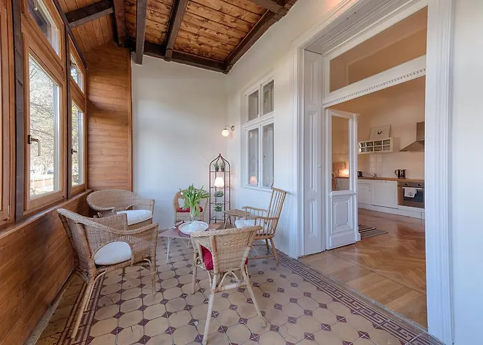 Blauer Spatz * Reichenau an der Rax